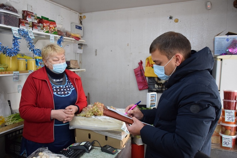 В Заводском районе состоялся рейд по выявлению 
нарушений при размещении объектов торговли на придомовых территориях