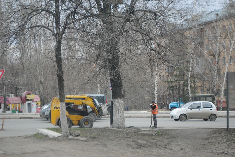 Работы по благоустройству в Ленинском 
районе продолжаются