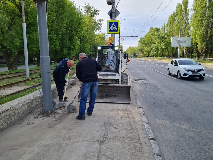 Продолжаются комплексные мероприятия 
по благоустройству на территории Кировского района