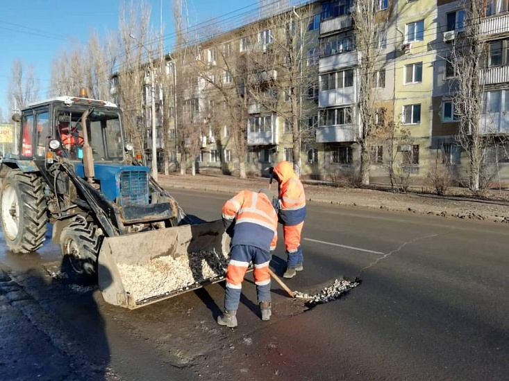 В рамках ямочного ремонта восстановлено 
более 380 кв.м. дорожного полотна