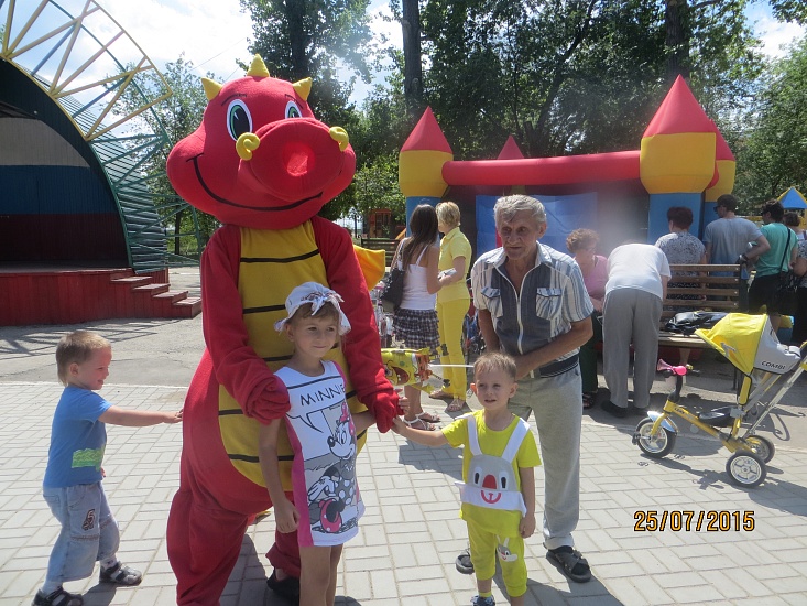 В сквере Дружбы народов - праздничная программа