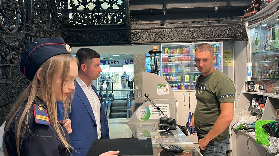 Комитетом муниципального контроля проведено 
профилактическое мероприятие по торговым объектам, осуществляющим продажу табако- и никотиносодеращей продукции