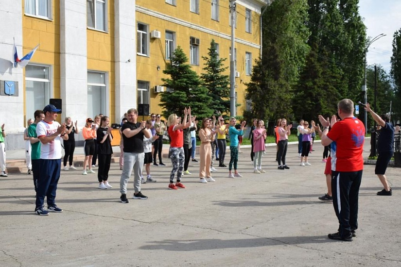 В Заводском районе провели утреннюю зарядку 
для всех желающих