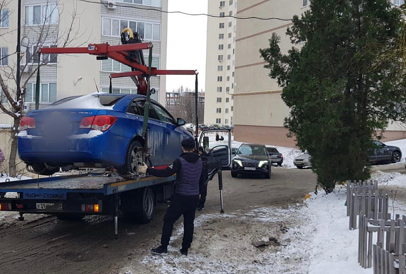 Во Фрунзенском районе эвакуировано 4 автомобиля 
за нарушения правил остановки и стоянки