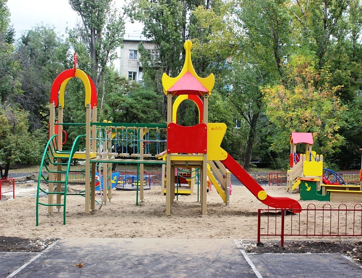 В Заводском районе благоустраиваются скверы 
и парки