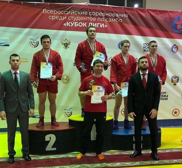 Саратовские спортсмены стали призерами 
Всероссийских соревнований по самбо