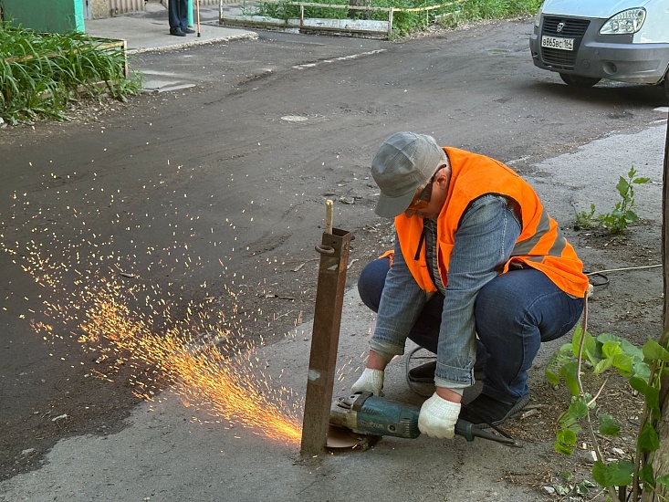В Заводском районе проведены работы по 
демонтажу незаконных ограждений