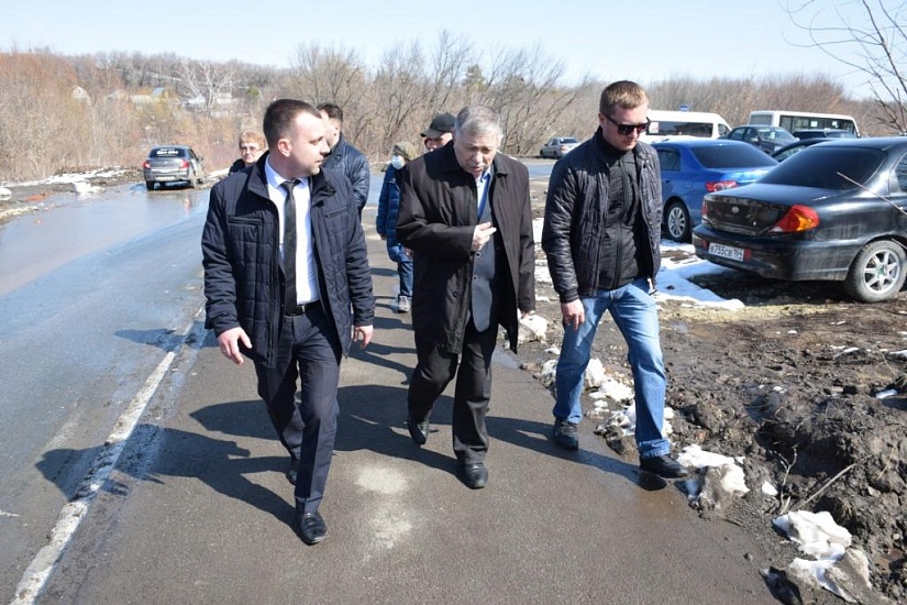 Главы администраций Фрунзенского и Волжского 
районов оценили состояние отремонтированных в прошлом году тротуаров