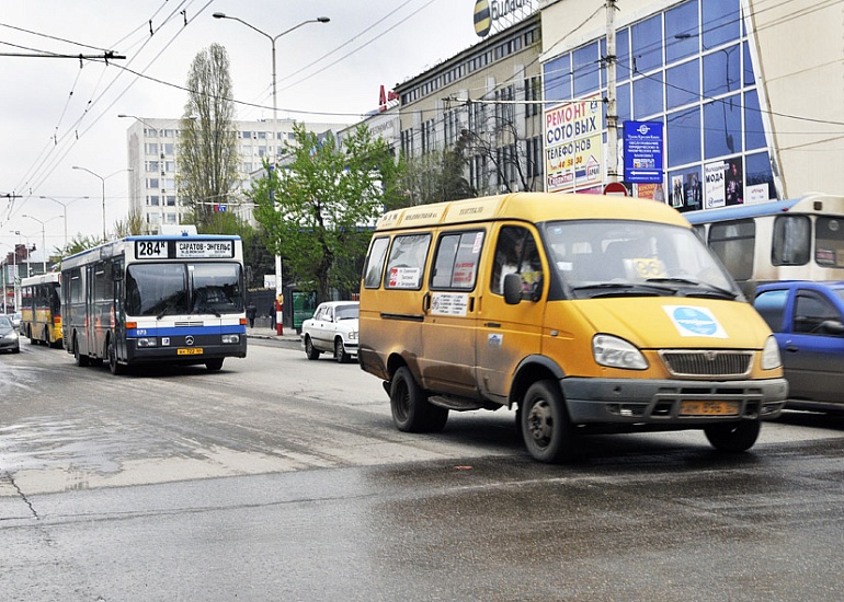 В Саратове продолжаются проверки работы 
городских автобусных маршрутов
