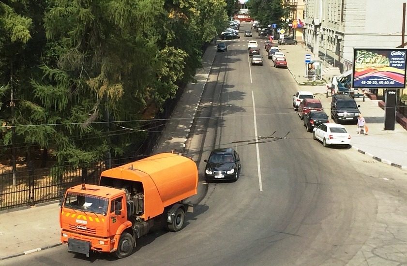 В выходные дни продолжалось благоустройство 
Волжского района