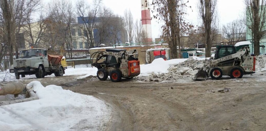 В рамках благоустройства Ленинского района 
проведен ряд работ по очистке территории от наледи и снега