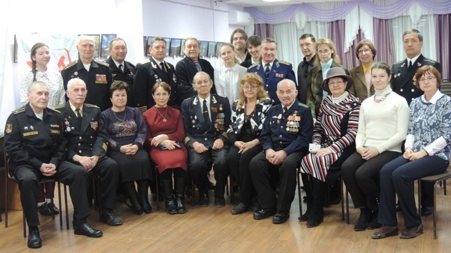 В Центральной городской библиотеке прошла 
презентация книги «Стихи саратовских моряков»