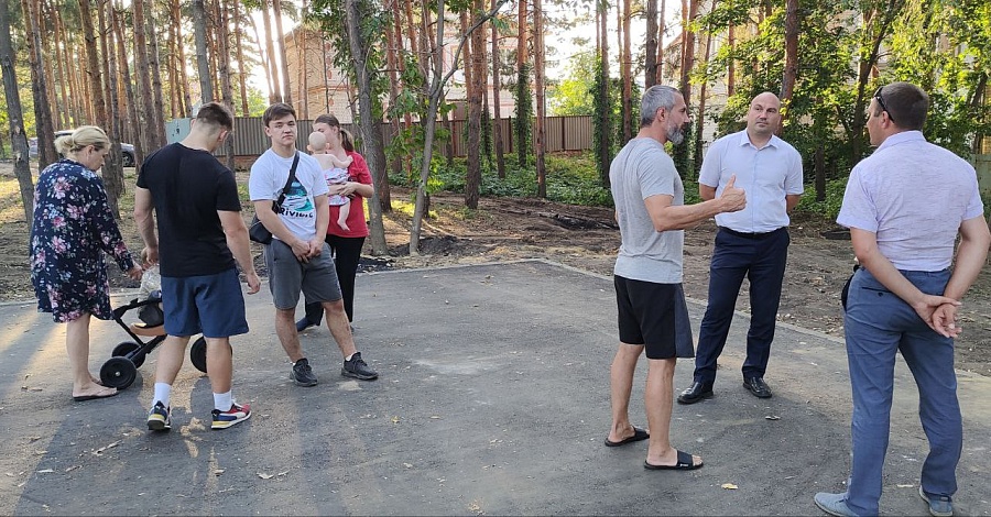 Сергей Соколов провел встречу с жителями 
поселка Мирный