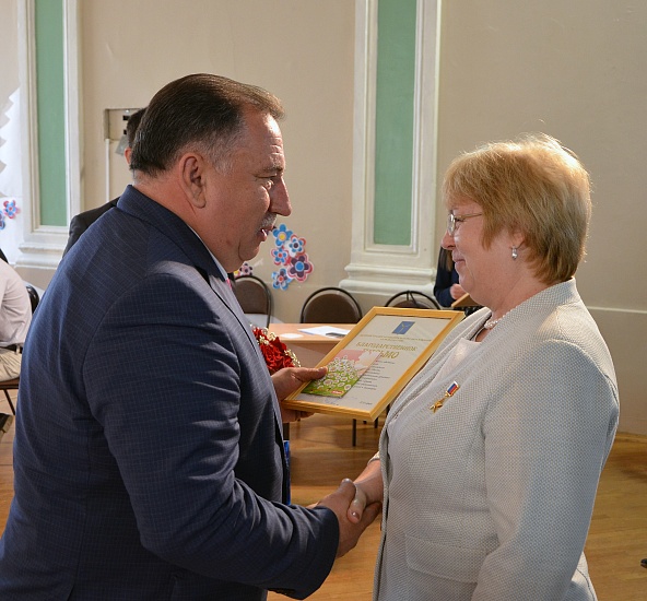На постоянно действующем совещании при 
граве администрации подвели итоги празднования Дня Победы