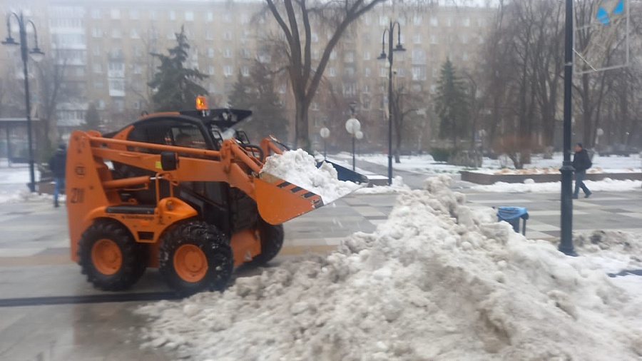 Во Фрунзенском районе продолжаются мероприятия 
по благоустройству территории