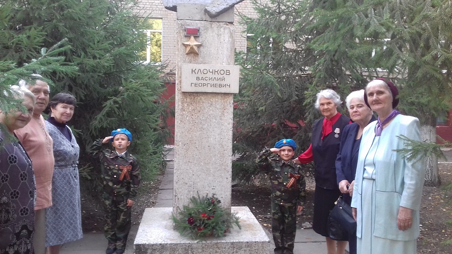 Учащиеся Октябрьского района поддержали 
акцию «Голубь мира»