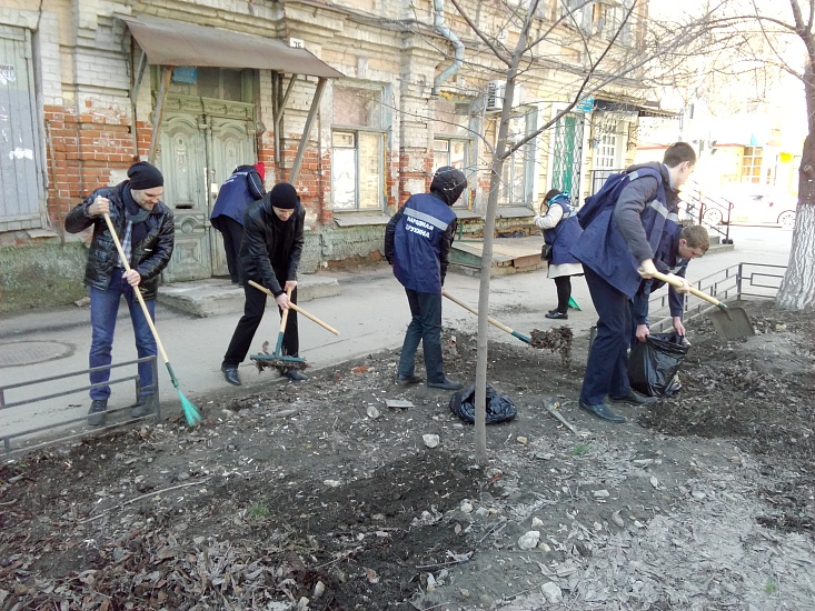 Дружинники не только охраняют общественный 
порядок, но и наводят его