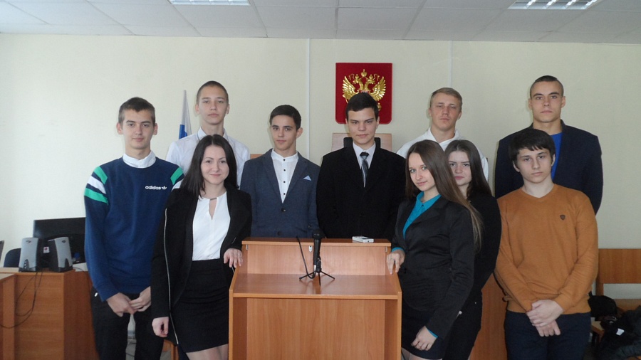 В общеобразовательных учреждениях - месячник 
правового просвещения