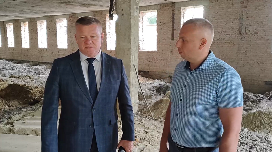 Михаил Исаев: «В бане № 21 в Заводском районе в рамках капитального ремонта демонтированы дверные и оконные проемы, перегородки, полы, конструкции парилен и технического этажа, инженерные системы»