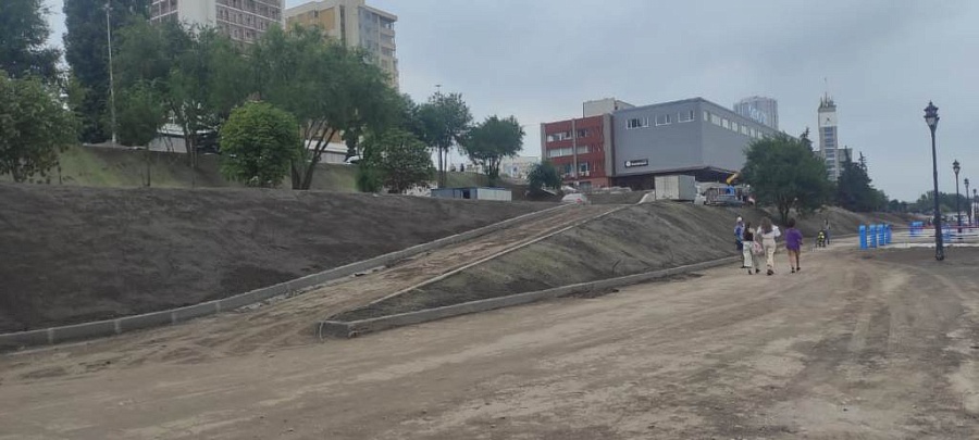Благоустройство участка набережной от 
памятника Юрию Гагарину до моста «Саратов-Энгельс» находится на завершающем этапе