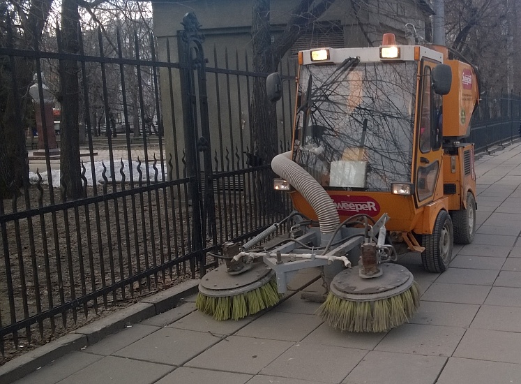 В Волжском районе продолжаются работы 
по благоустройству