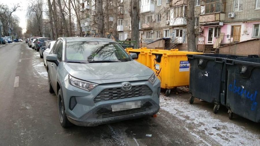 Продолжаются мероприятия по выявлению 
фактов нарушения правил парковки на территории Октябрьского района