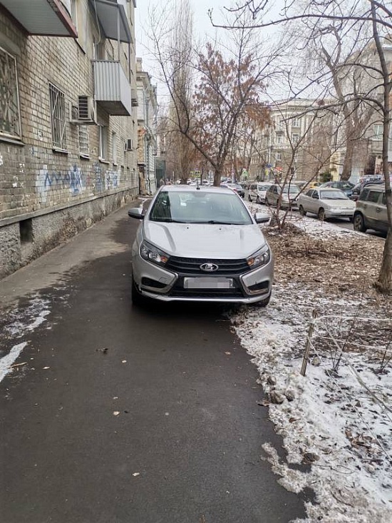 Продолжаются мероприятия по выявлению 
фактов нарушения правил парковки на территории Октябрьского района