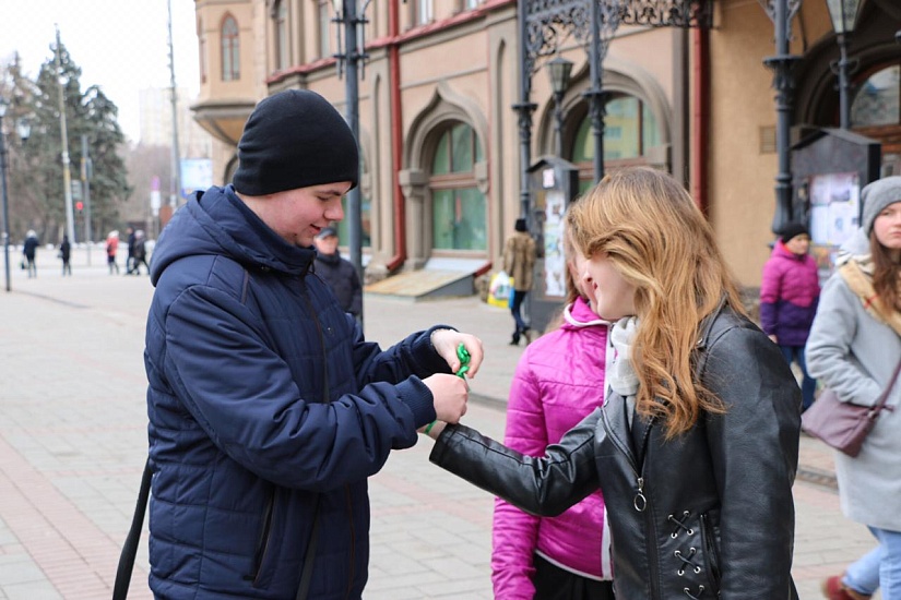 Сегодня в Саратове состоялась акция «Крымская 
весна», посвящённая 5-летию воссоединения Крыма с Россией