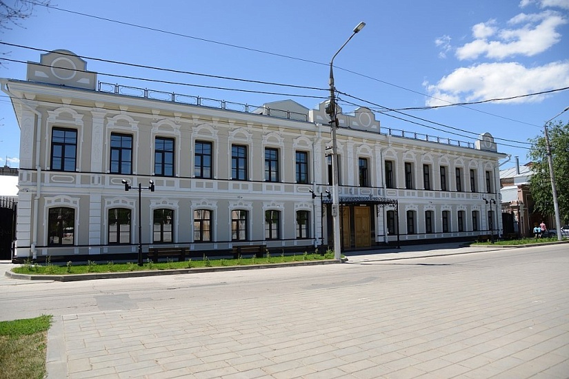 Состоится открытие выставки Детской школы 
искусств №10 «От классики до авангарда»
