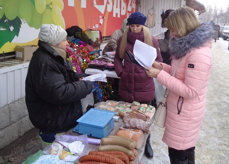 В Ленинском районе продолжается работа 
по взысканию административных штрафов и пресечению незаконной торговли