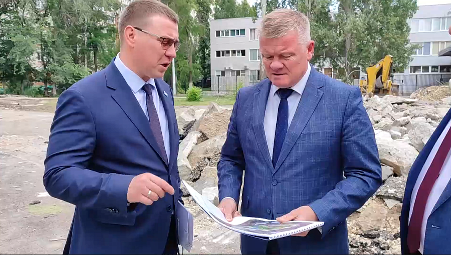 Михаил Исаев: «Стартовали работы по благоустройству сквера на Ильинской площади»
