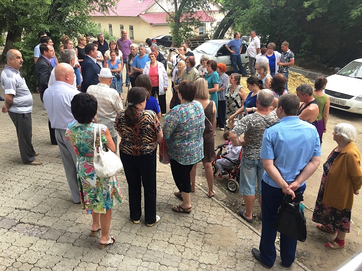С жителями Волжского района обсудили проблемы 
благоустройства