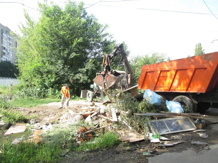 В Кировском районе ликвидировали три несанкционированные 
свалки