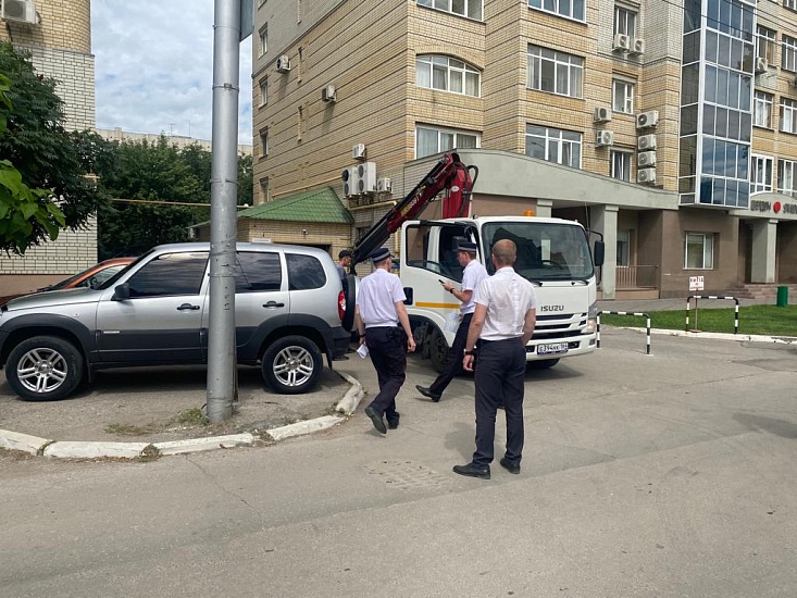 Представители комитета муниципального 
контроля обследовали территорию города на предмет выявления нарушений парковки транспортных средств