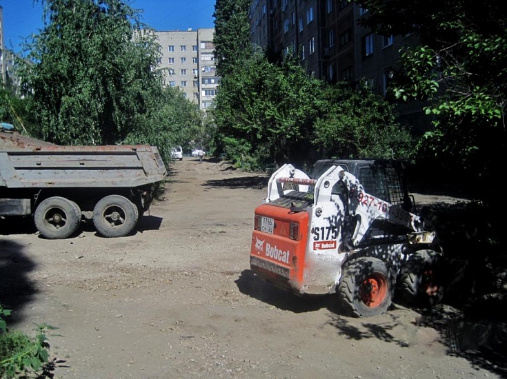 В Кировском районе ремонтируют дворы многоквартирных 
домов