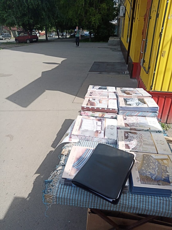 На территории Октябрьского района продолжаются 
мероприятия по выявлению и пресечению фактов незаконной торговли