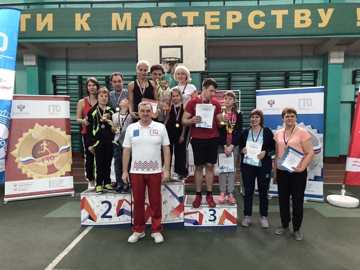 Семья Октябрьского района победила на 
фестивале Всероссийского физкультурно-спортивного комплекса «ГТО»