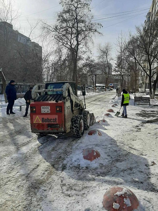 Руководители администраций районов проконтролировали 
ход работ по уборке от снега и наледи