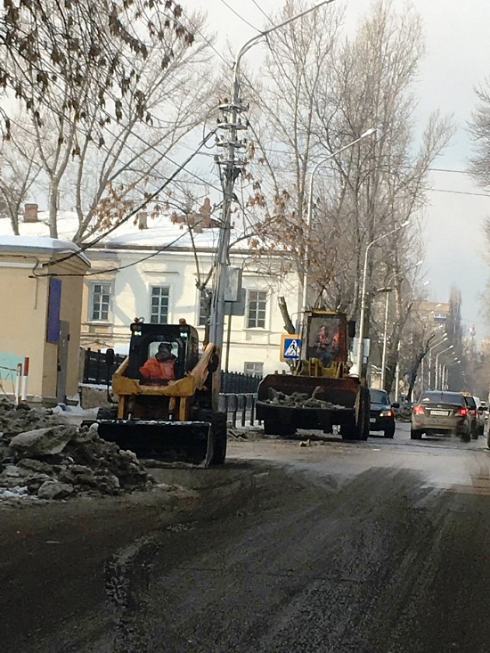 В Октябрьском районе продолжаются работы 
по благоустройству