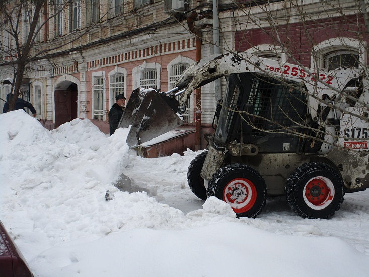 В воскресенье работы по уборке города от 
снега и наледи продолжатся во всех районах