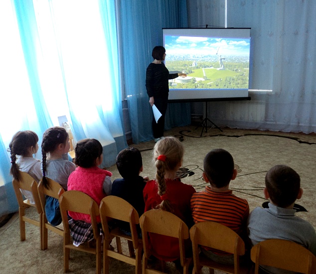 «И помнит мир спасенный...»