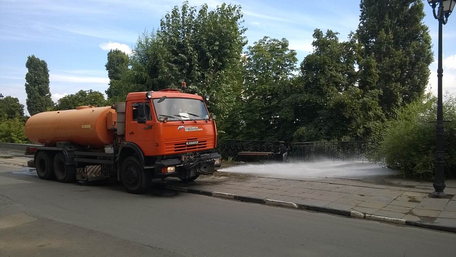 В Волжском районе за выходные было вывезено 
более 50 кубометров смета