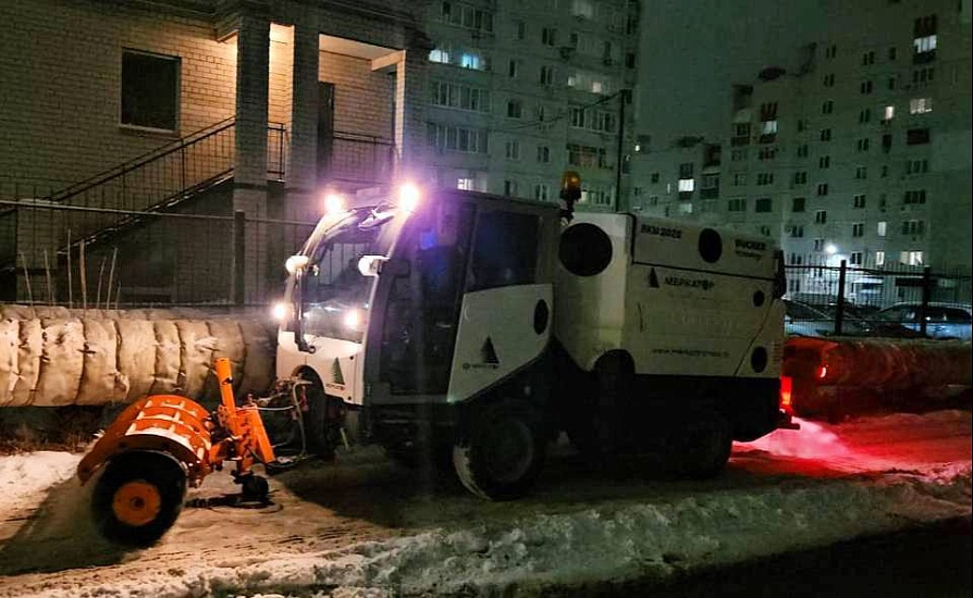 Минувшей ночью городские дорожные службы продолжали выполнять уборку города