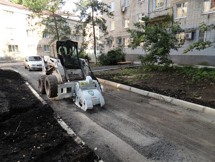 Работы во дворах домов № 25/1 по ул. им. Лермонтова 
М. Ю. и № 46 по ул. им. Григорьева Е. Ф. завершатся в начале октября