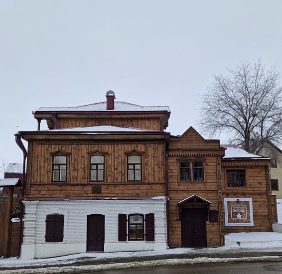 В Доме-музее Павла Кузнецова проходит выставка 
«Сад. Парк. Степь.»