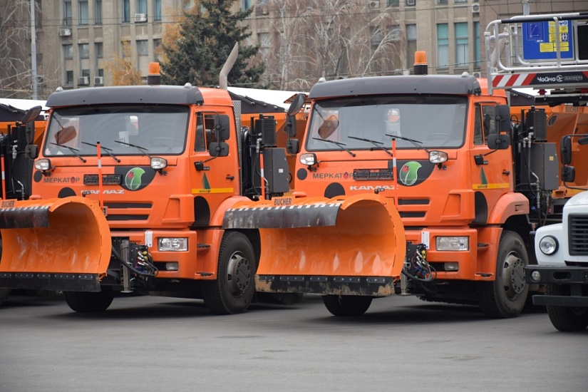 Парк коммунальных предприятий города пополнился 
новой техникой