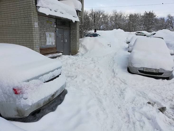 Комитет по ЖКХ: дворы 312 домов не расчищены 
от снега