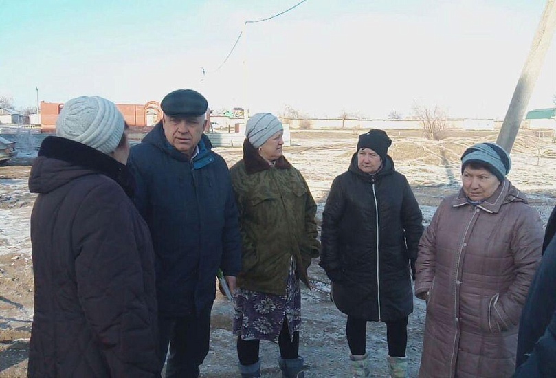 Владимир Степанцов встретился с жителями 
поселка Красный Октябрь