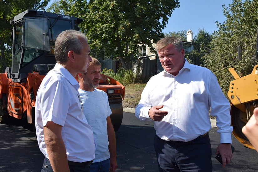 Глава города о ремонте дорог и тротуаров: 
«Мы не будем закрывать глава на нарушения»