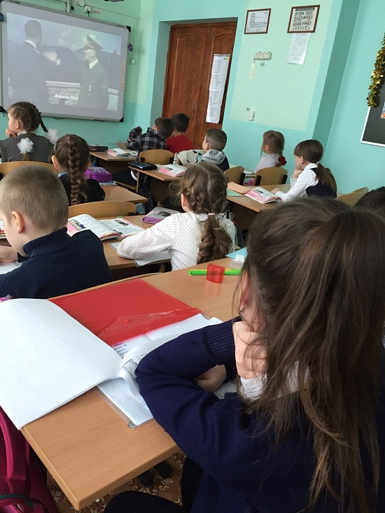 В школах Заводского района проходят памятные 
уроки о блокадном Ленинграде